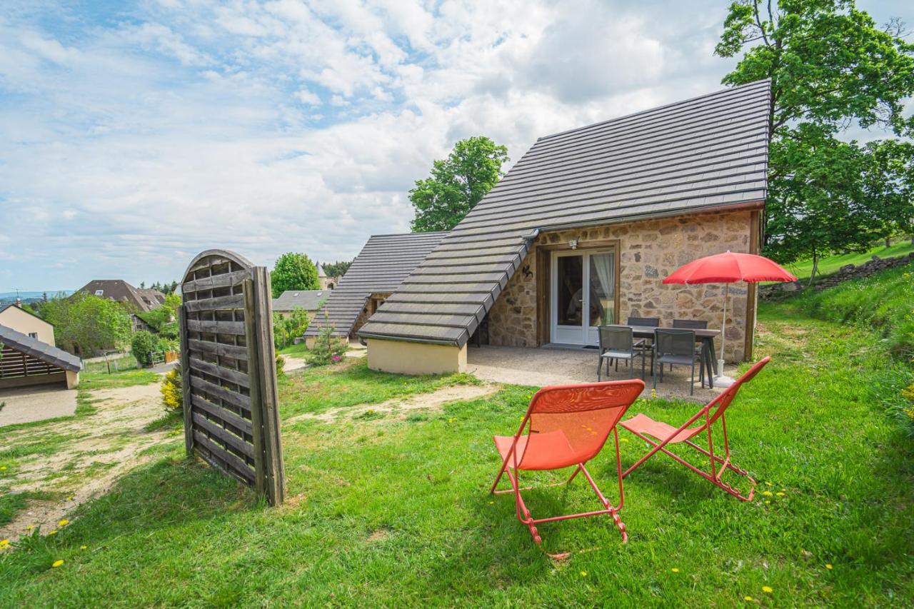 Village De Gites Les Chalets De L'Aubrac Aumont-Aubrac Dış mekan fotoğraf