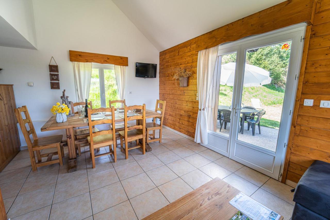 Village De Gites Les Chalets De L'Aubrac Aumont-Aubrac Dış mekan fotoğraf