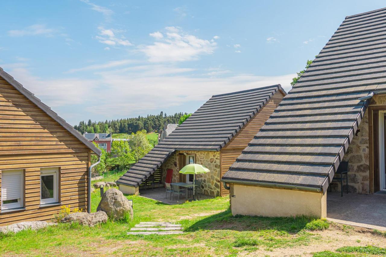 Village De Gites Les Chalets De L'Aubrac Aumont-Aubrac Dış mekan fotoğraf