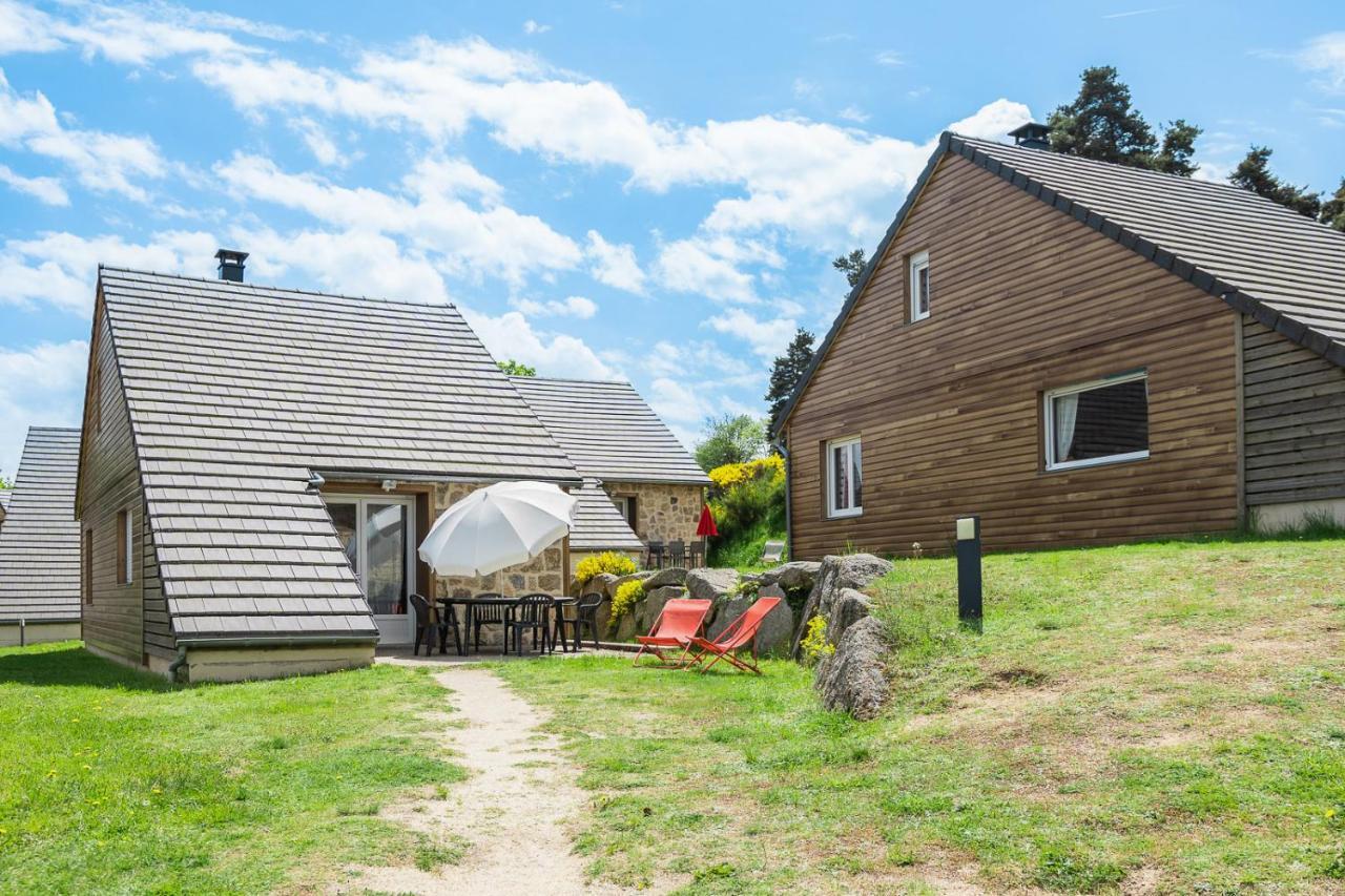 Village De Gites Les Chalets De L'Aubrac Aumont-Aubrac Dış mekan fotoğraf